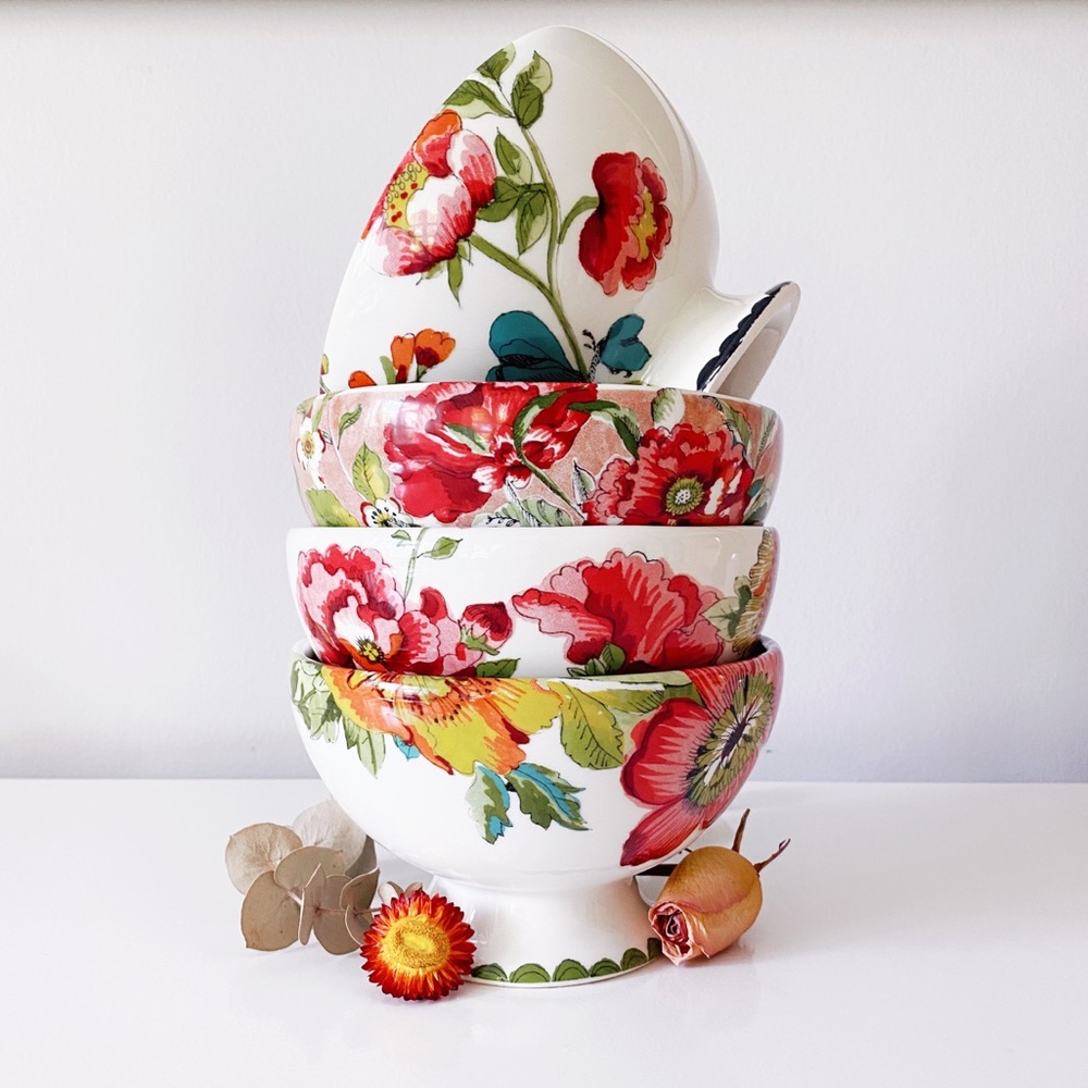 Set of 4 Floral Bowls + Bonus Free Matching Plate